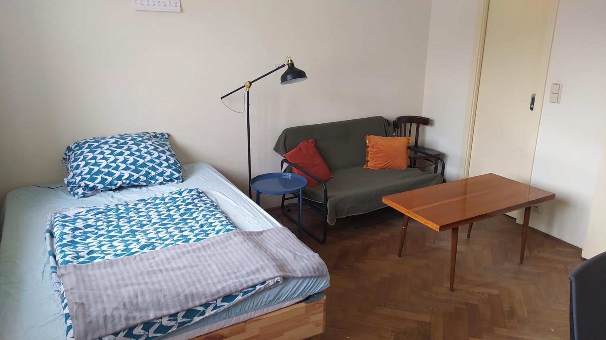 Homestay Spacious In 6 Near Center