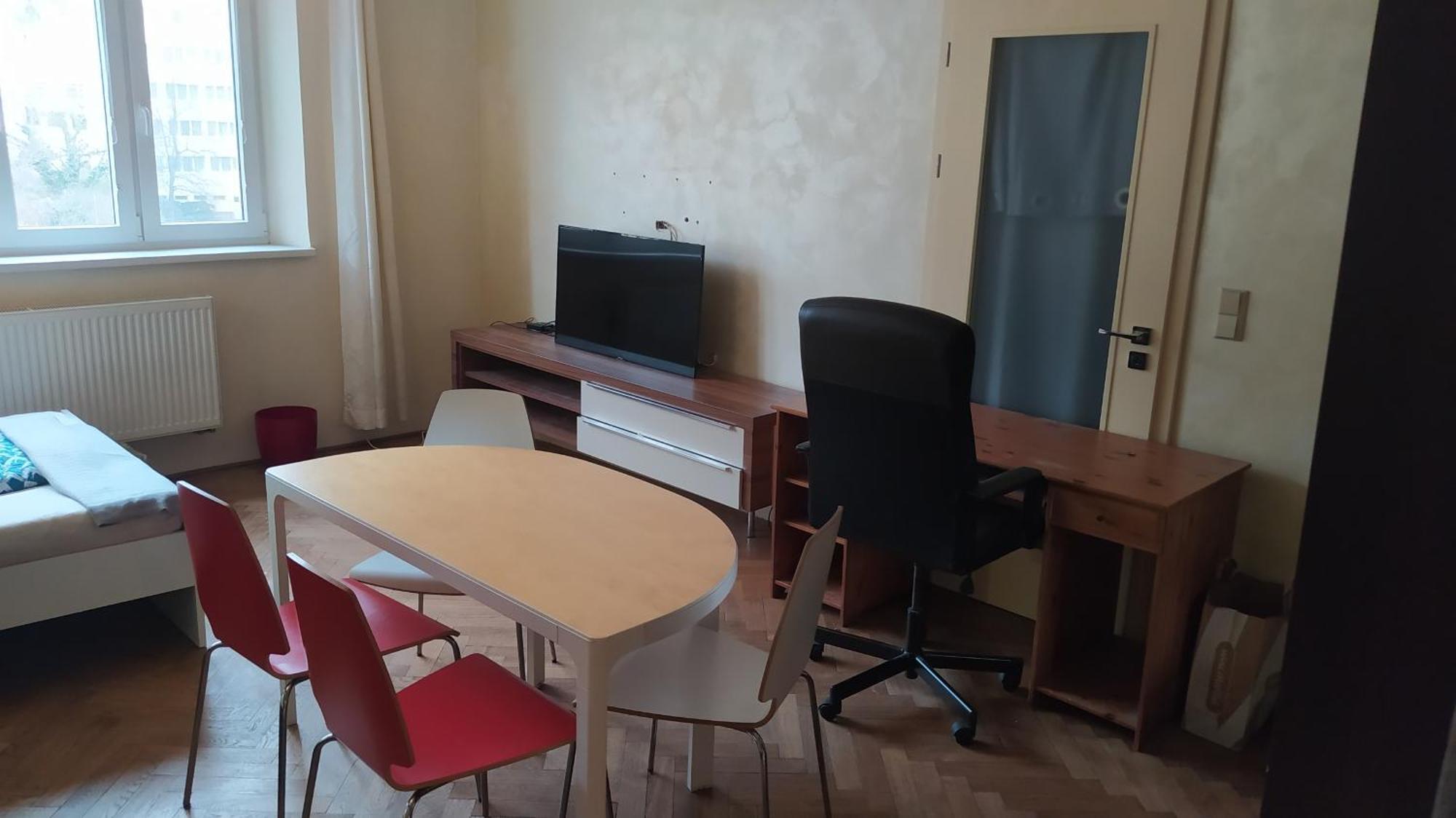 Homestay Spacious In 6 Near Center Prague