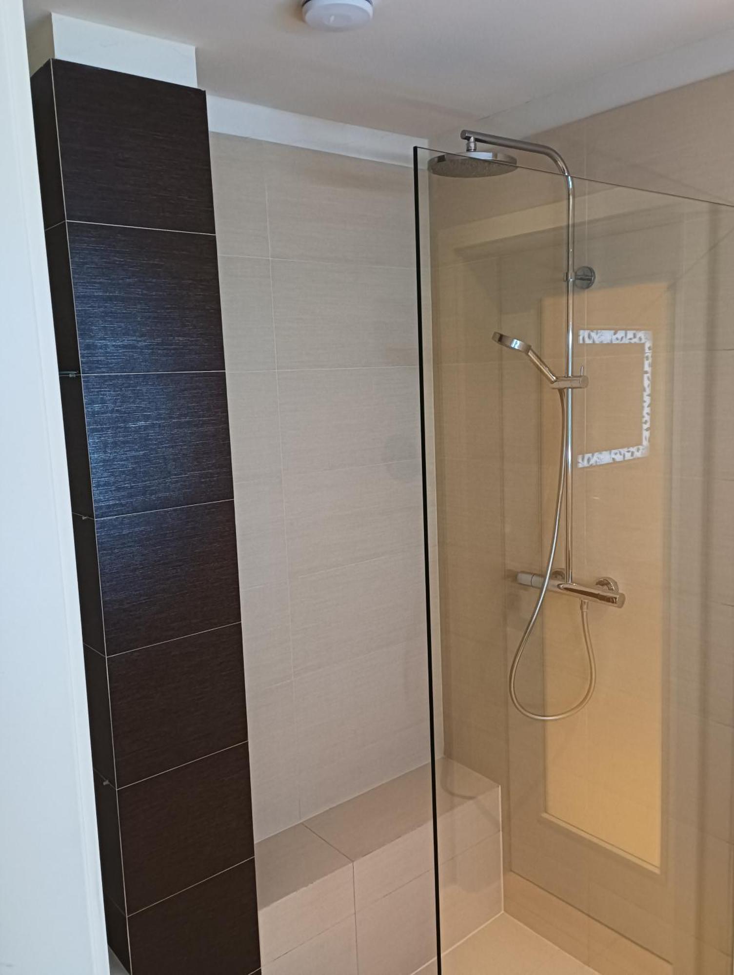 Spacious In 6 Near Center Homestay